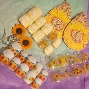 Clear or glow or French matte sunflower 🌻 matching nails and earrings